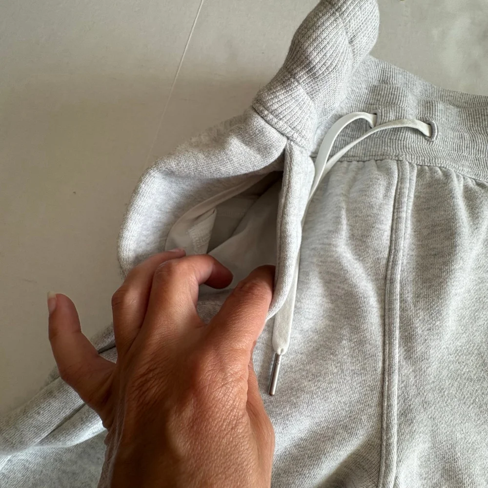 Lululemon Scuba High-Rise Relaxed Jogger Heathered Core Ultra Light Grey size 4 - Picture 8 of 15